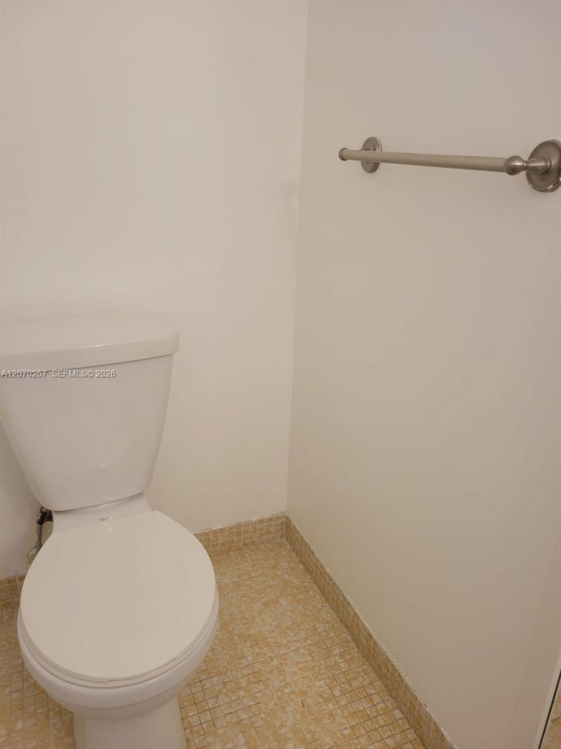 7620 Carlyle Ave , Unit 604, Miami Beach, FL 33141 Photo