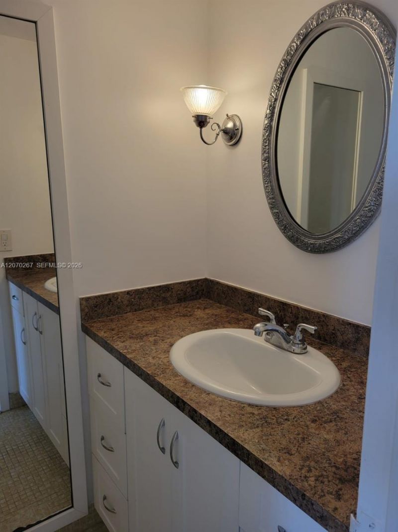 7620 Carlyle Ave , Unit 604, Miami Beach, FL 33141 Photo