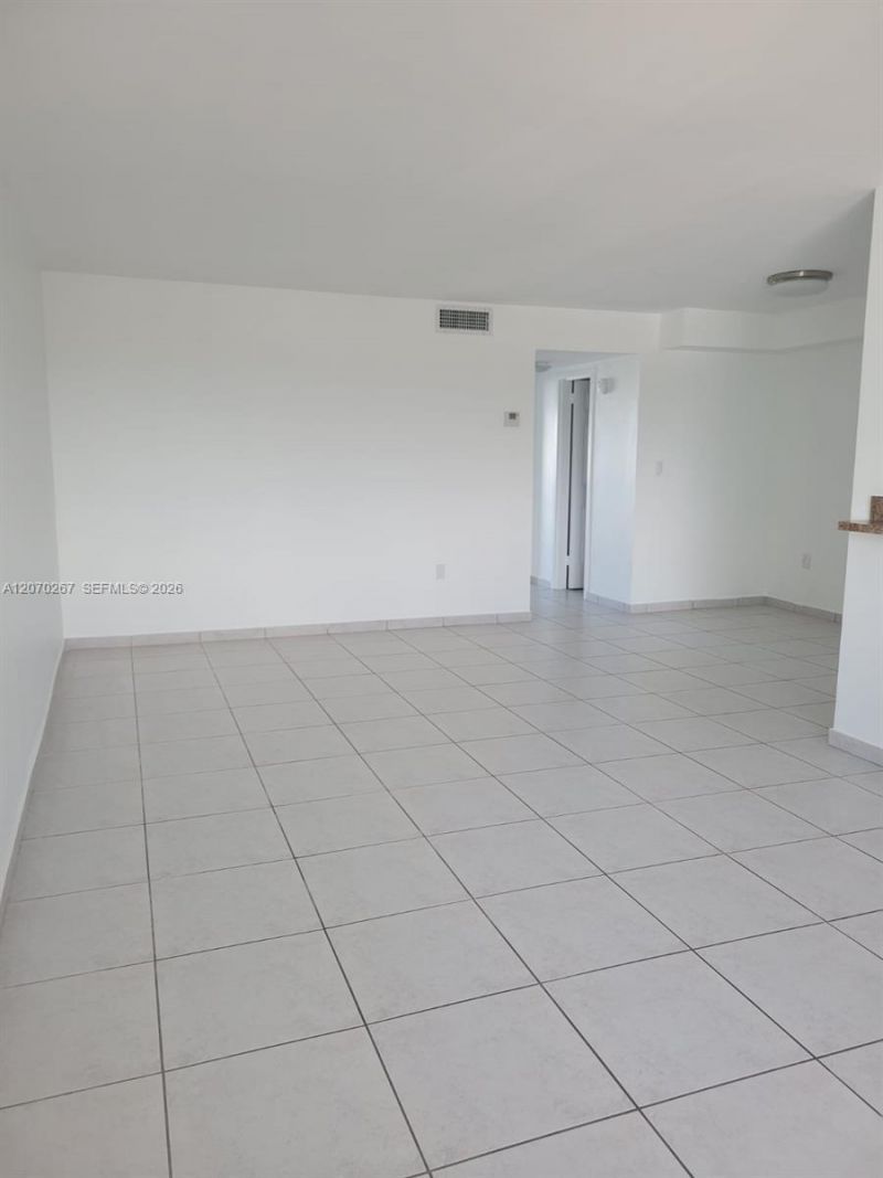 7620 Carlyle Ave , Unit 604, Miami Beach, FL 33141 Photo