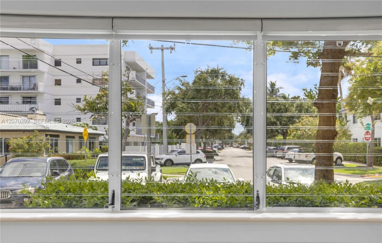 2250 Bay Dr, Unit 7, Miami Beach, FL 33141 Photo