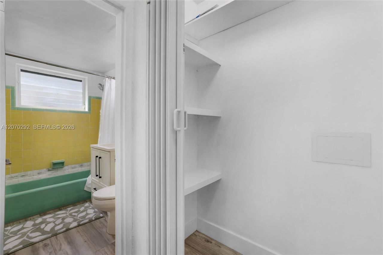 2250 Bay Dr, Unit 7, Miami Beach, FL 33141 Photo