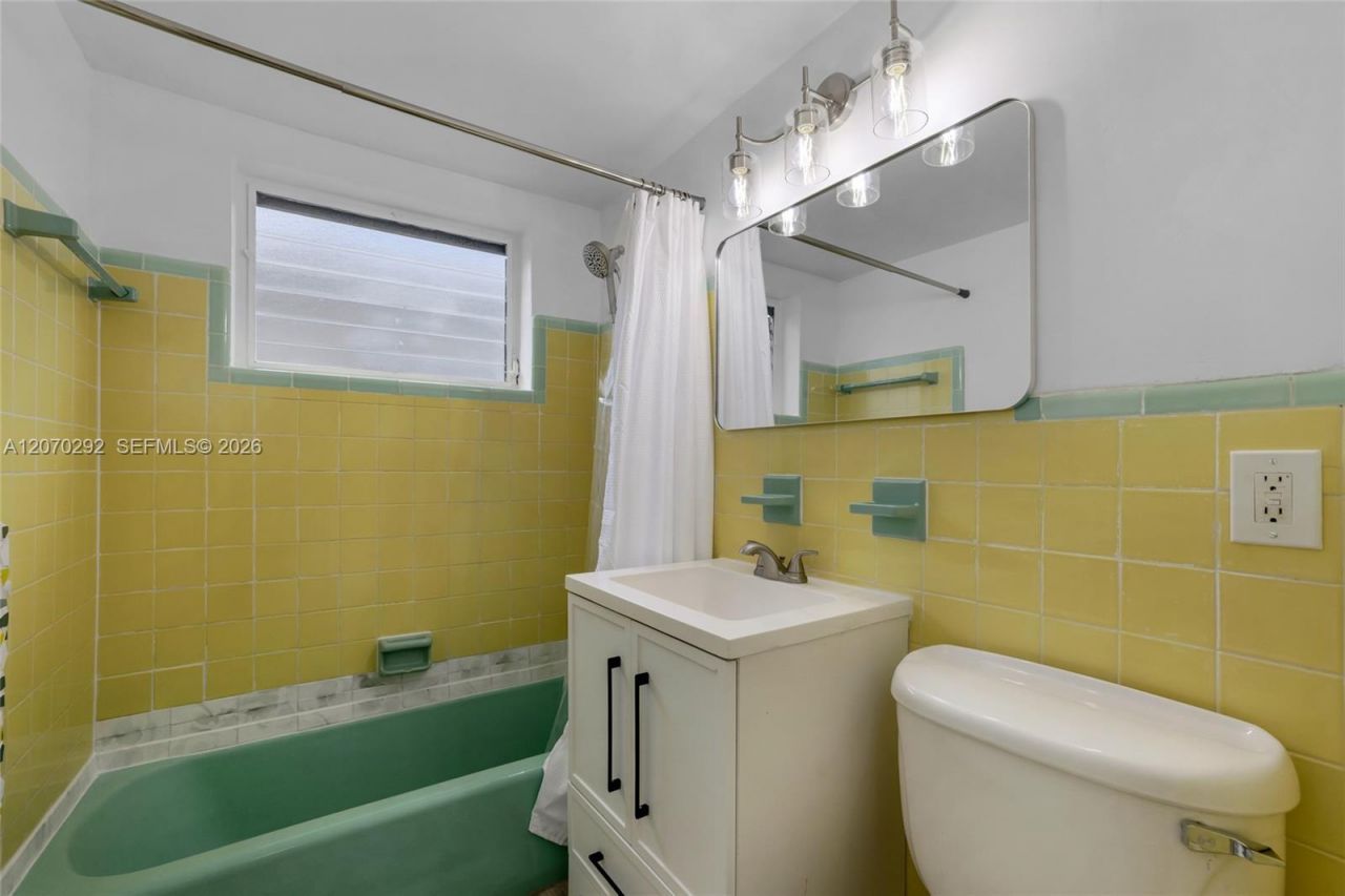 2250 Bay Dr, Unit 7, Miami Beach, FL 33141 Photo