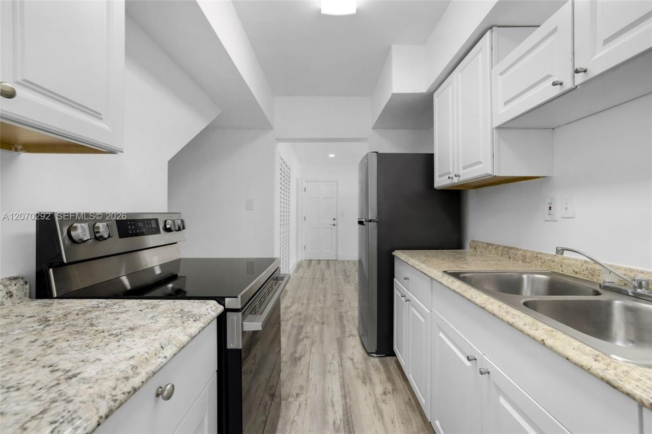 2250 Bay Dr, Unit 7, Miami Beach, FL 33141 Photo