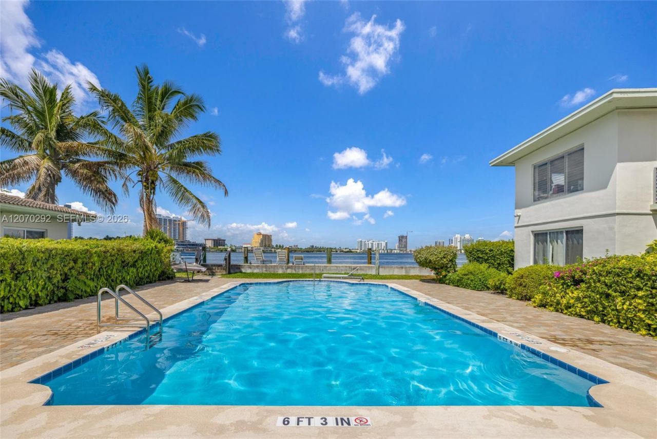 2250 Bay Dr, Unit 7, Miami Beach, FL 33141 Photo