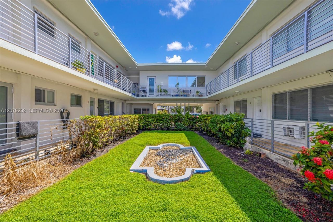 2250 Bay Dr, Unit 7, Miami Beach, FL 33141 Photo