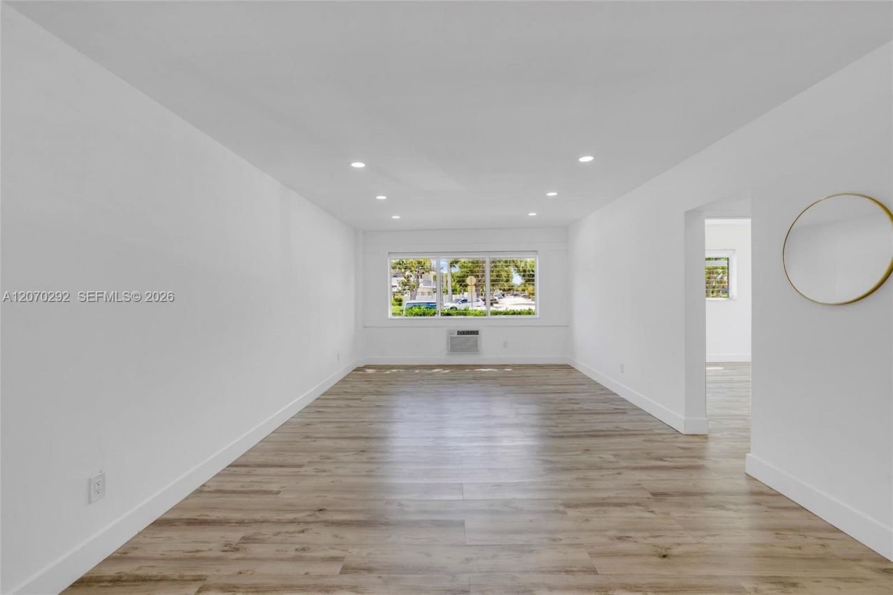 2250 Bay Dr, Unit 7, Miami Beach, FL 33141 Photo