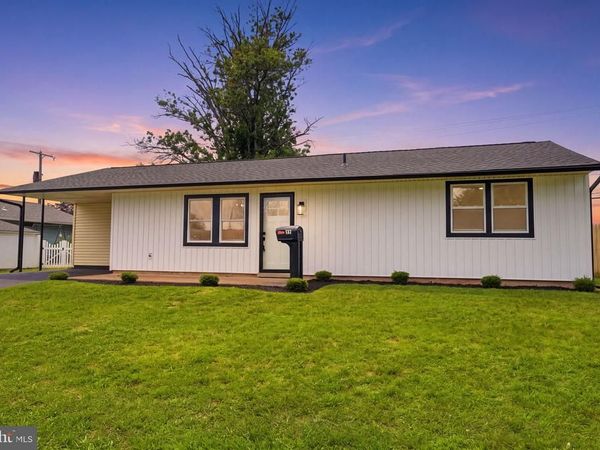 27 LAKESIDE DRIVE, Unit W, LEVITTOWN, PA 19054