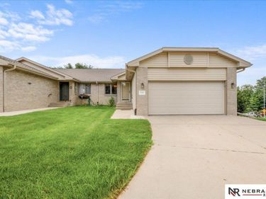 8041 Arrow Ridge Road, Lincoln, NE 68506