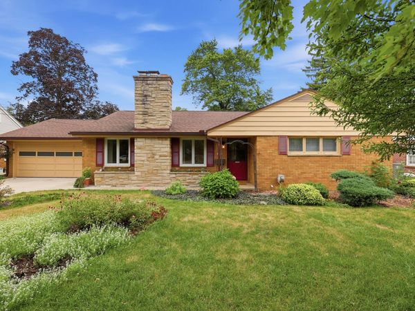 1110 Dwillard Drive, Kalamazoo, MI 49048