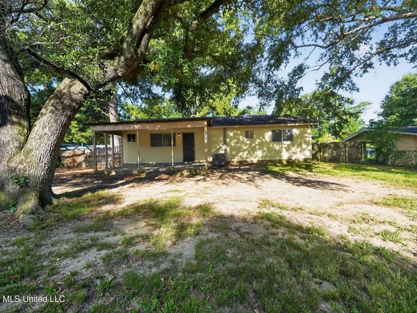 438 Queen Julianna Lane, Jackson, MS 39209