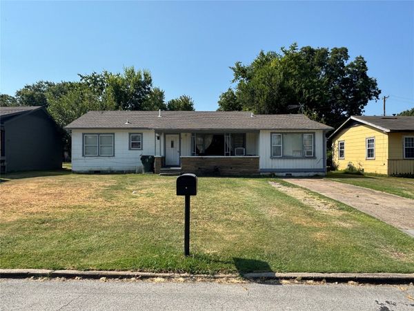 1620 Glennan Drive , Okmulgee, OK 74447