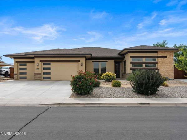 694 Raptor Way, Fernley, NV 89408