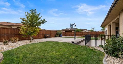 694 Raptor Way, Fernley, NV 89408 Photo