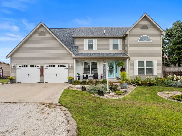 21 S Scarborough Court , Sidney, IL 61877