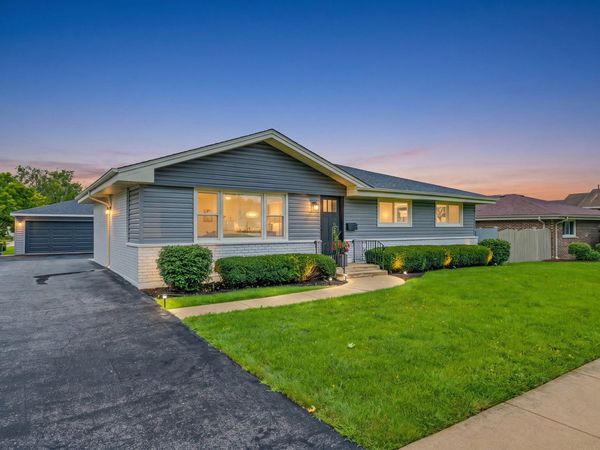 543 Victoria Lane , Wood Dale, IL 60191