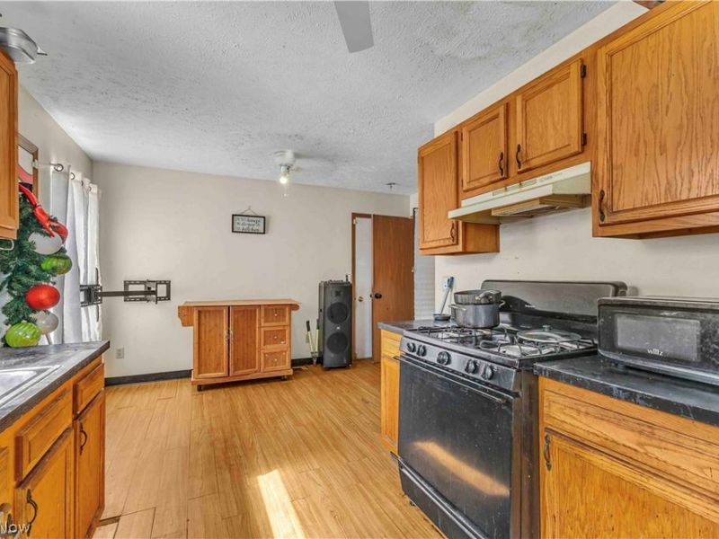 1396 E 124 Street, Cleveland, OH 44106 Photo 16