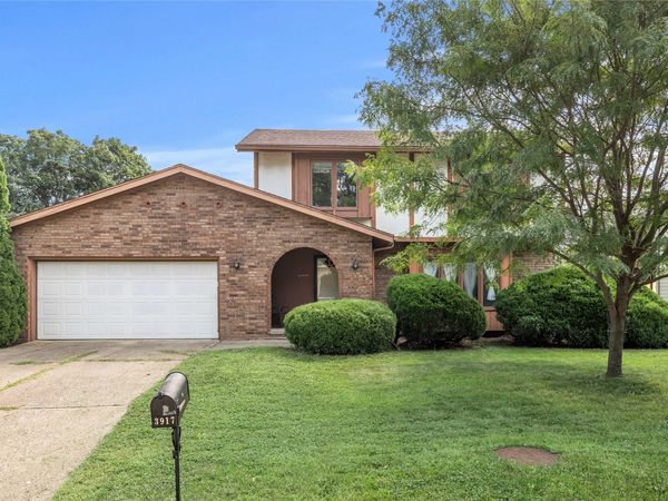 3917 Mary Lynn Drive, Urbandale, IA 50322