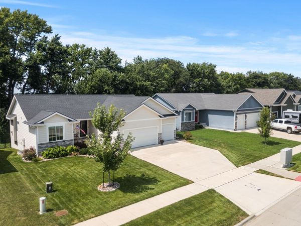 1127 Timber Ridge Drive, Norwalk, IA 50211