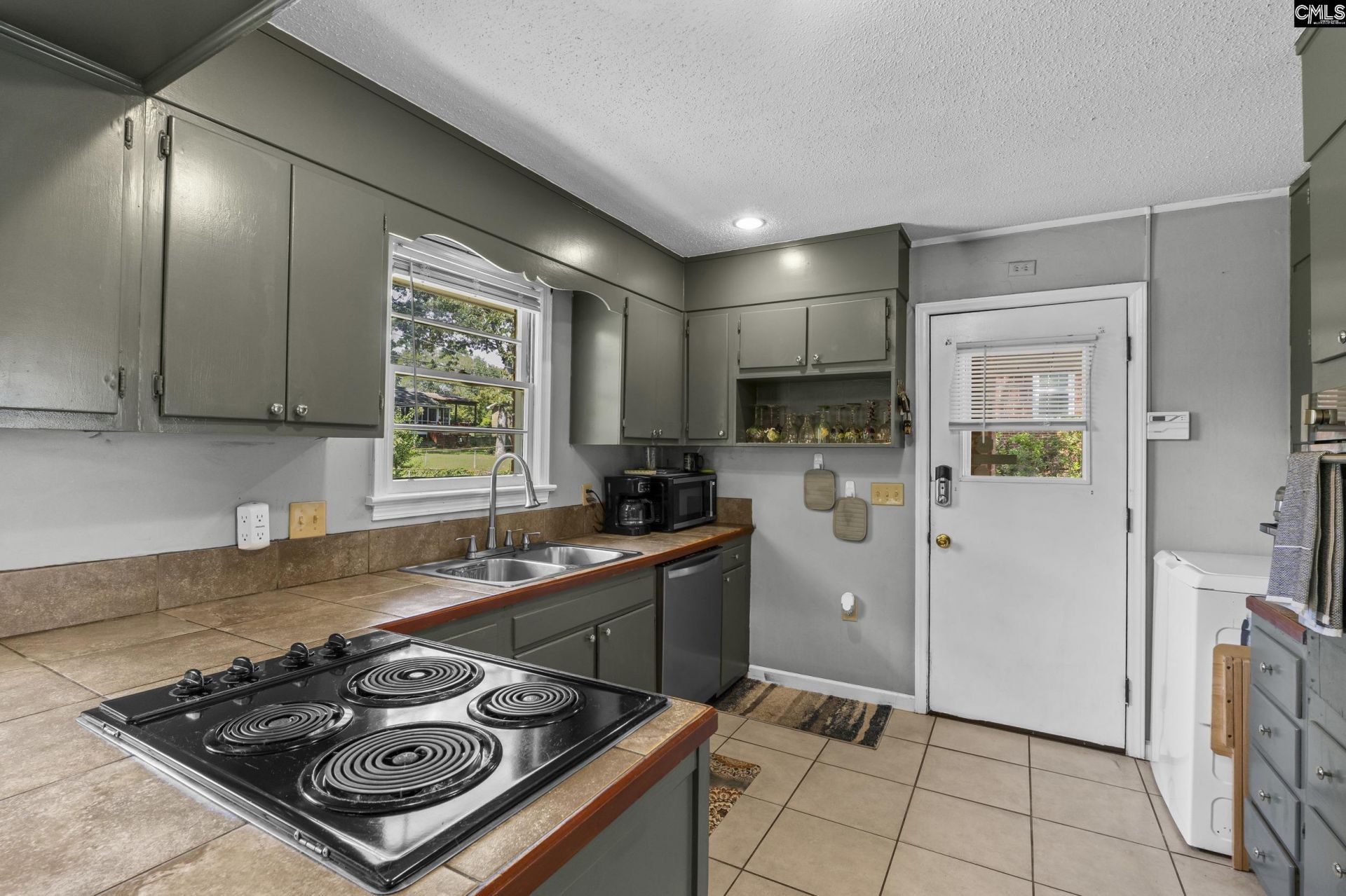 1623 Sandra Drive  Photo 10