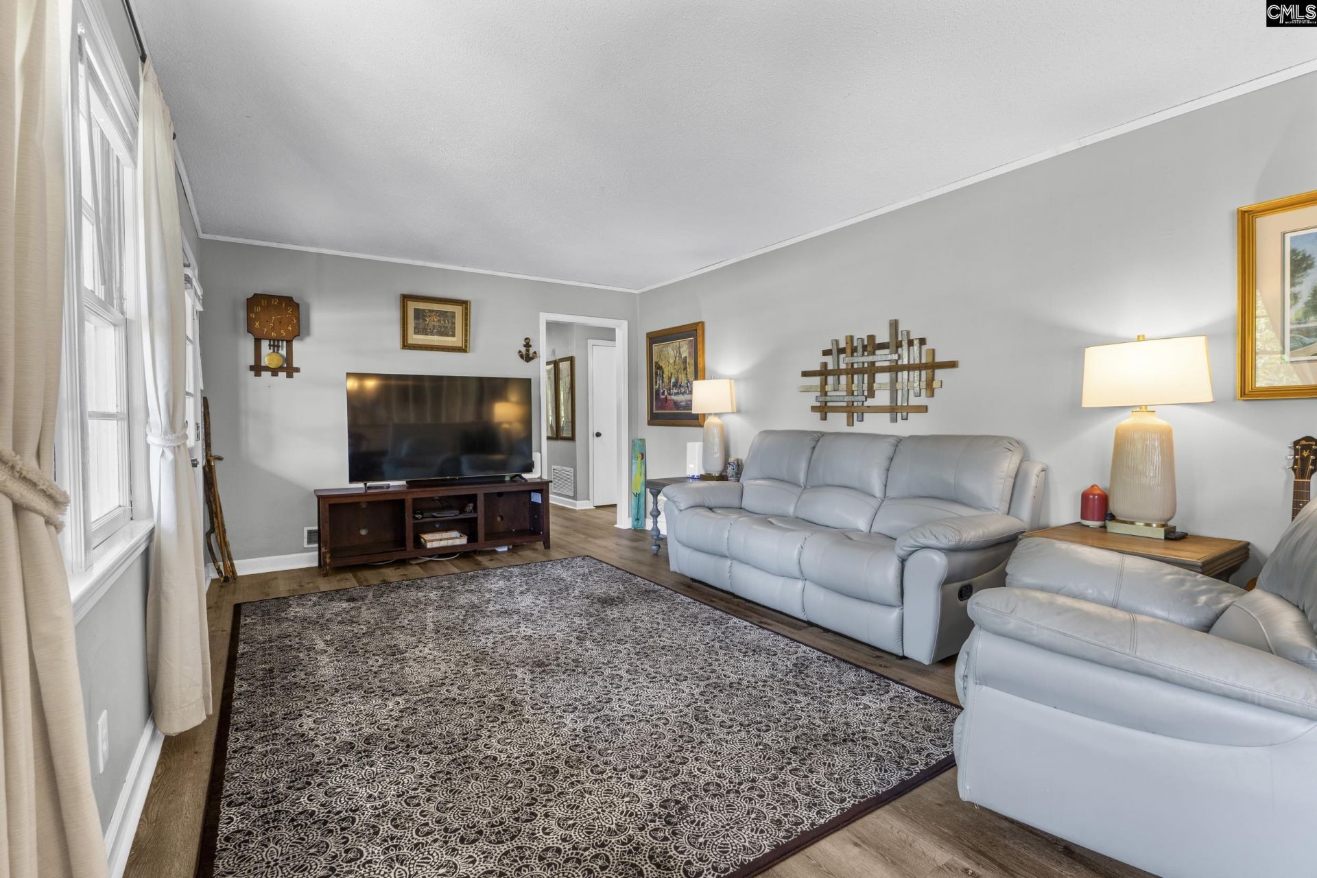 1623 Sandra Drive  Photo 6