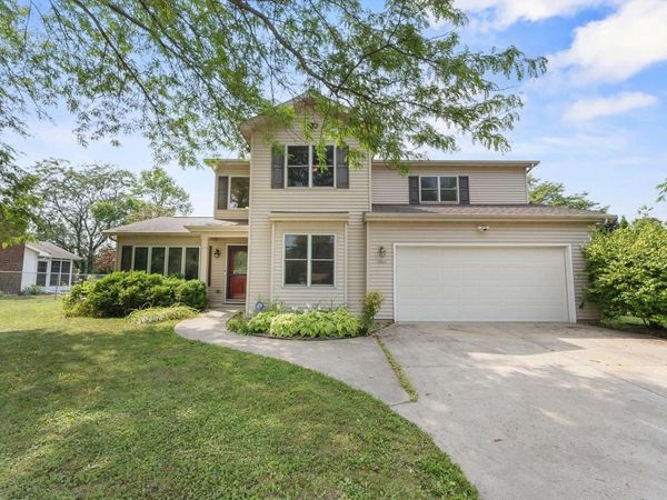 1325 S WESTHAVEN DRIVE, Oshkosh, WI 54904