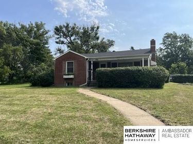 956 S 48th Street, Lincoln, NE 68510