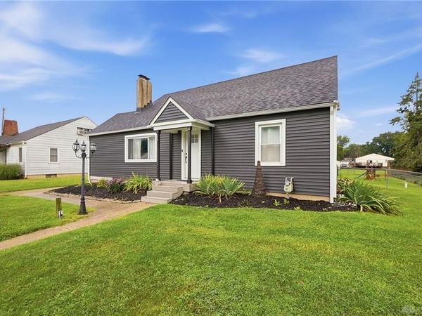 39 Oaksmere Road, Springfield, OH 45503