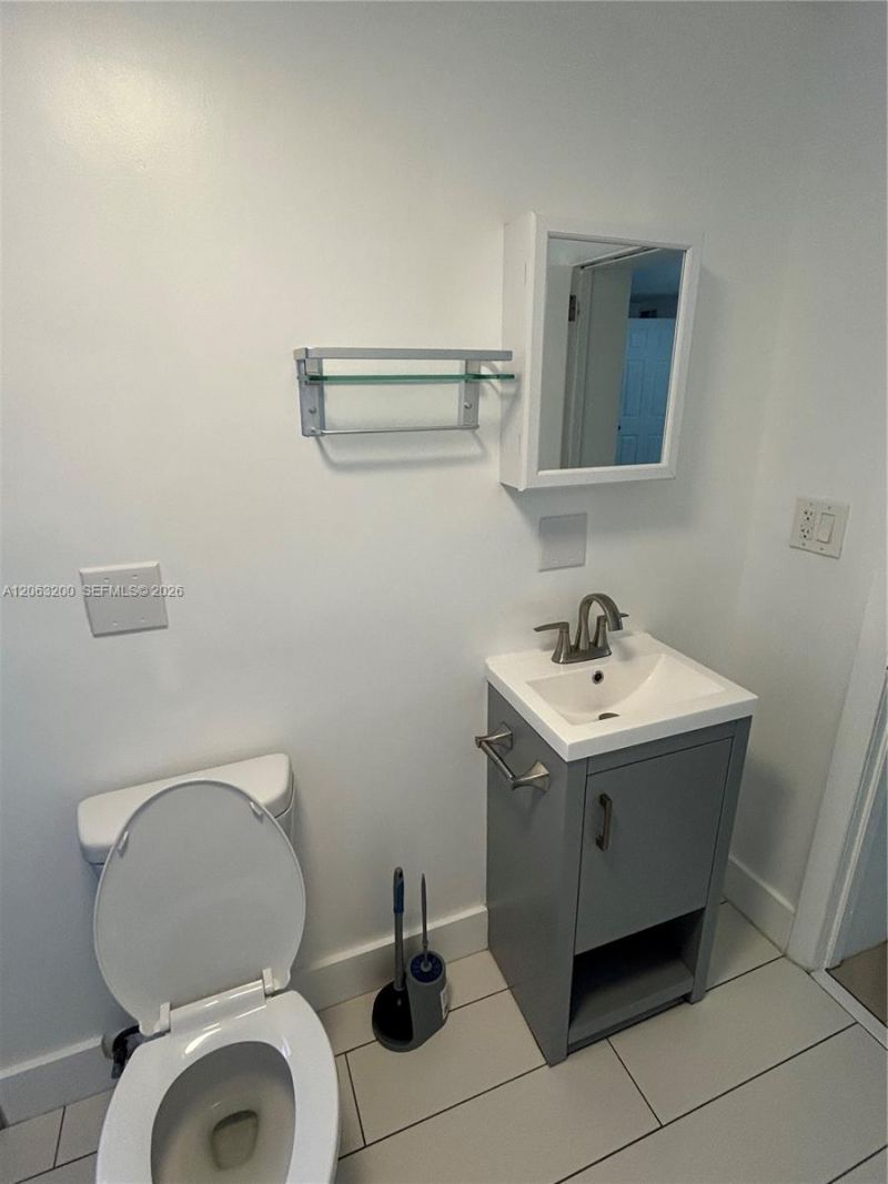 3760 NW 197th St , Unit 2, Miami Gardens, FL 33055 Photo