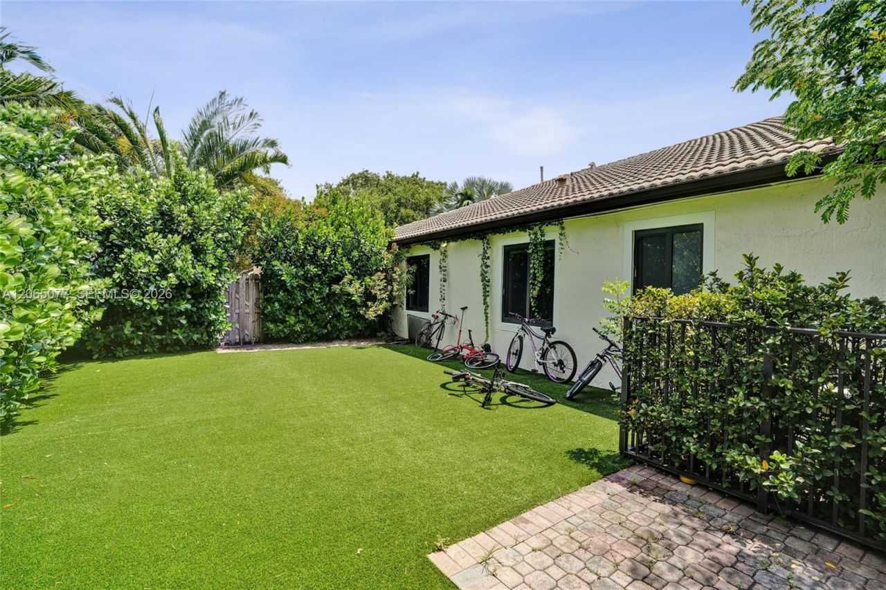 14298 NW 23rd St, Pembroke Pines, FL 33028 Photo