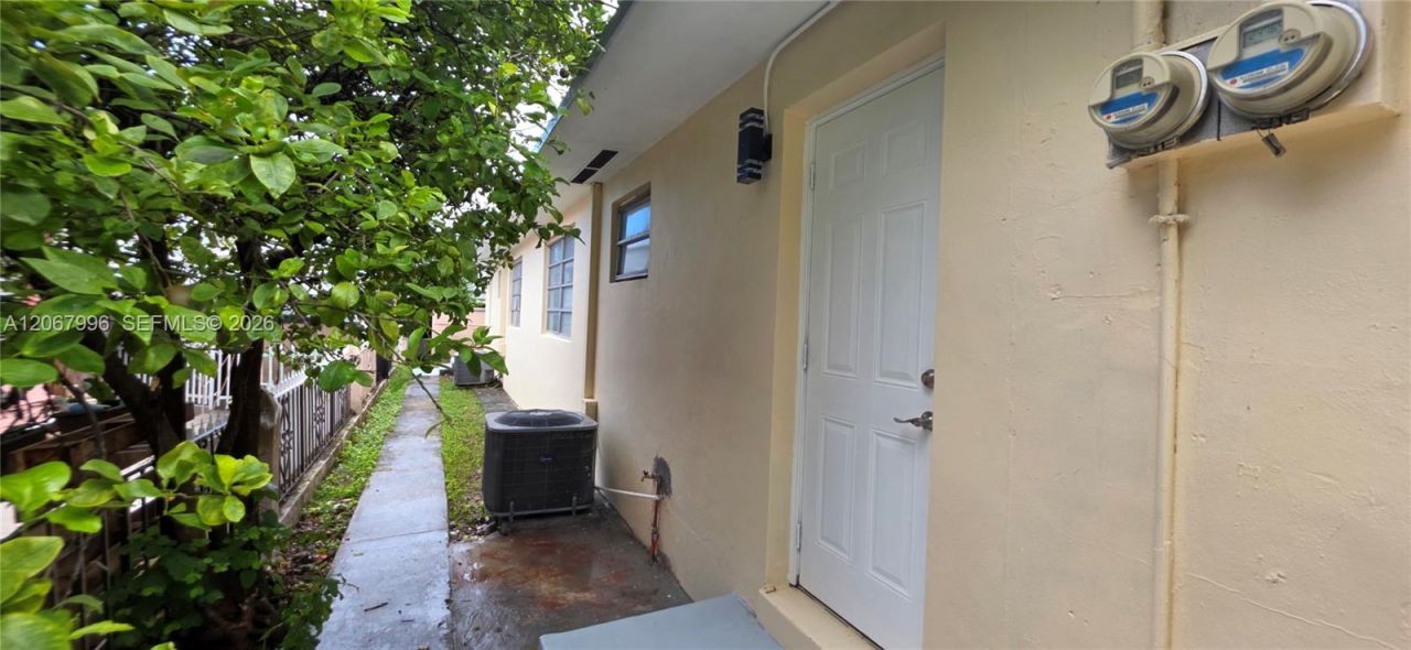 21 NW 32nd Ct , Miami, FL 33125 Photo