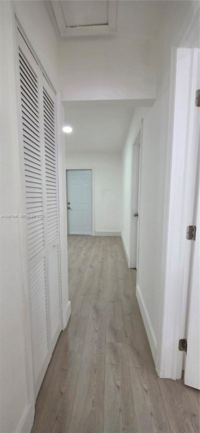 21 NW 32nd Ct , Miami, FL 33125 Photo