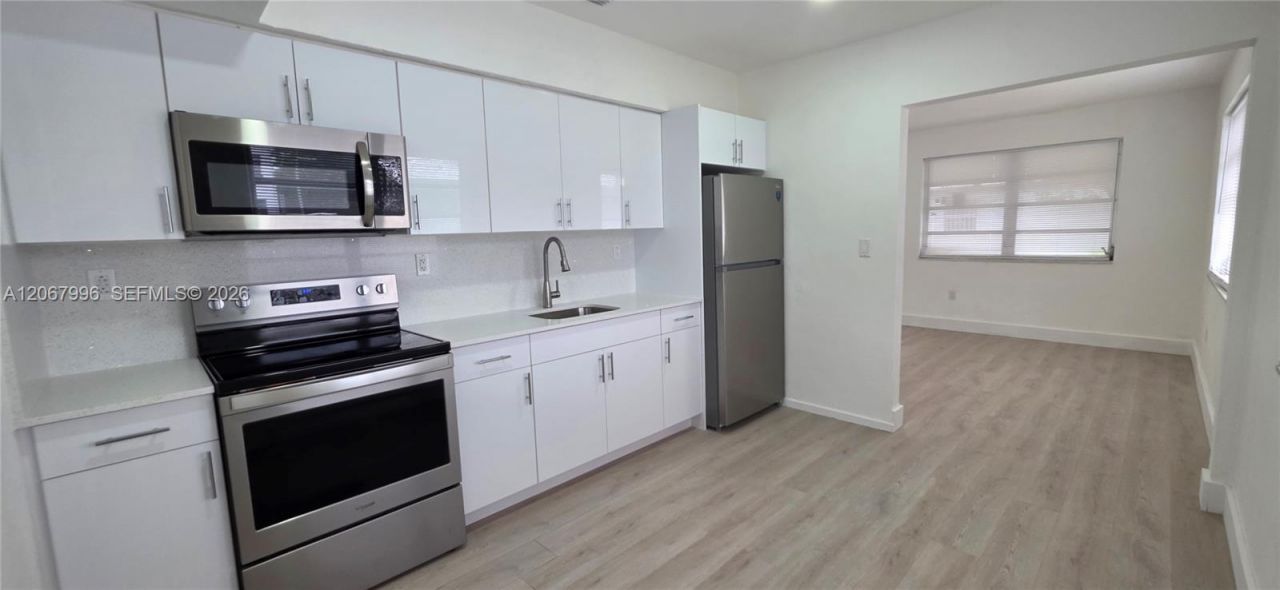 21 NW 32nd Ct , Miami, FL 33125 Photo