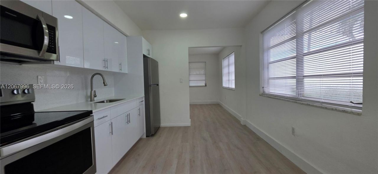 21 NW 32nd Ct , Miami, FL 33125 Photo
