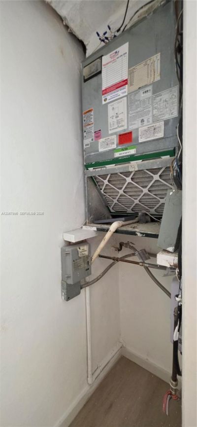 21 NW 32nd Ct , Miami, FL 33125 Photo