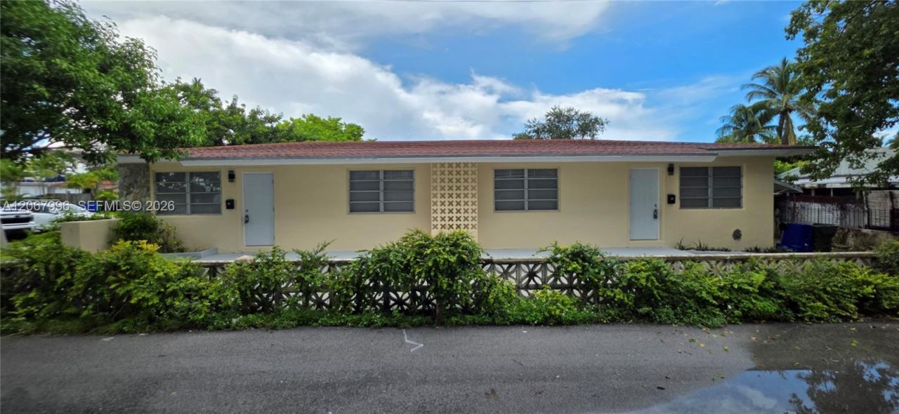 21 NW 32nd Ct , Miami, FL 33125 Photo
