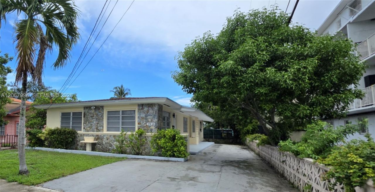 21 NW 32nd Ct , Miami, FL 33125 Photo
