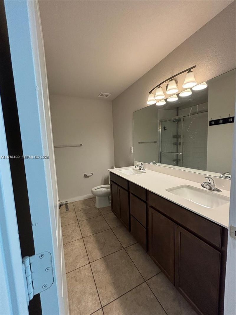 1021 NW 5th St, Florida City, FL 33034 Photo