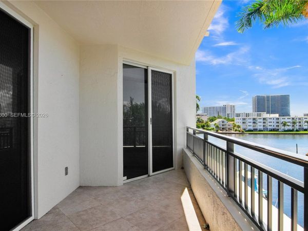2880 NE 14th St Cswy , Unit 311, Pompano Beach, FL 33062