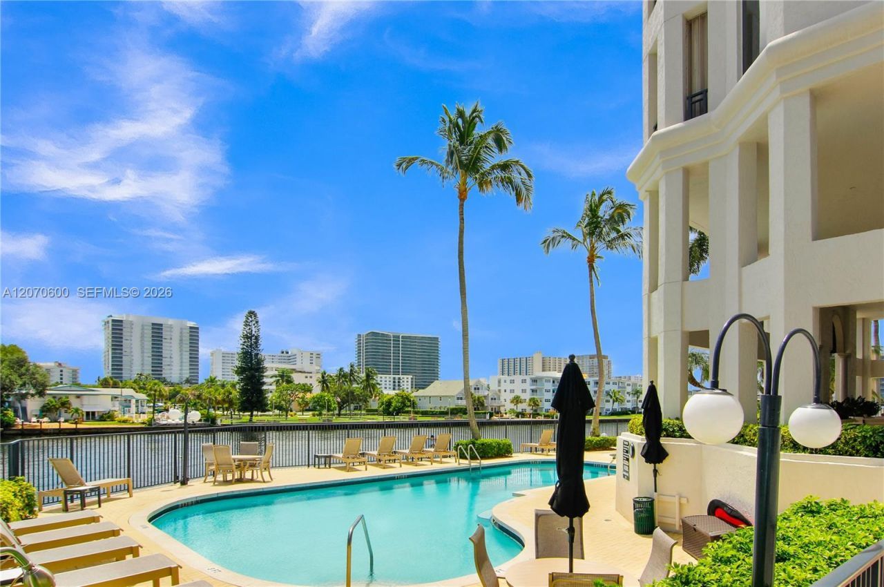2880 NE 14th St Cswy, Unit 311, Pompano Beach, FL 33062 Photo