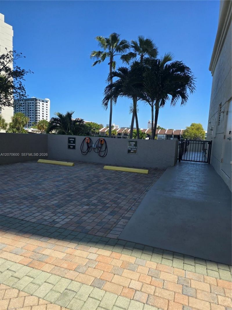 2880 NE 14th St Cswy, Unit 311, Pompano Beach, FL 33062 Photo