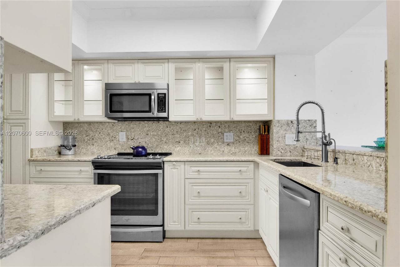 2880 NE 14th St Cswy, Unit 311, Pompano Beach, FL 33062 Photo