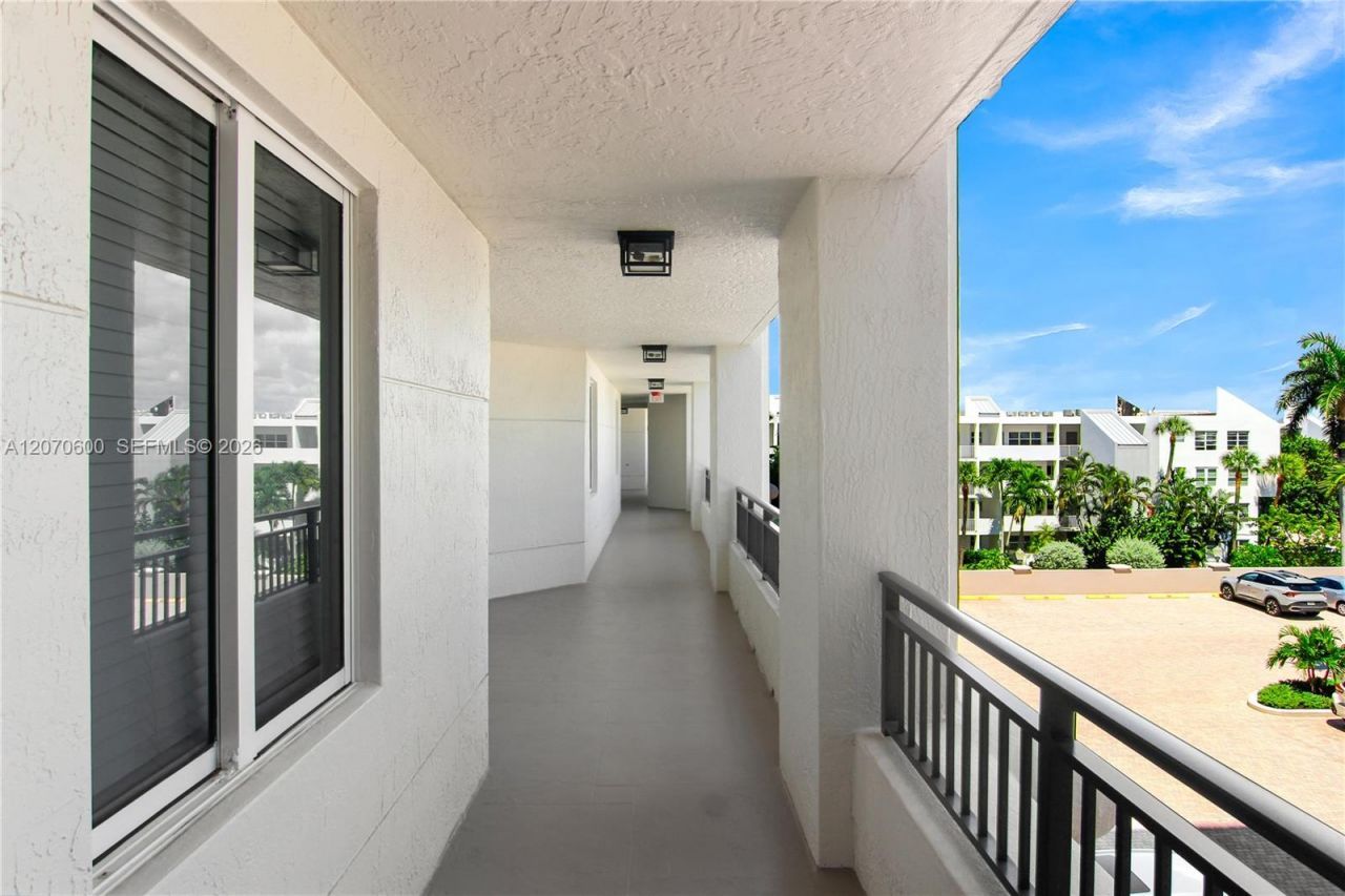 2880 NE 14th St Cswy, Unit 311, Pompano Beach, FL 33062 Photo