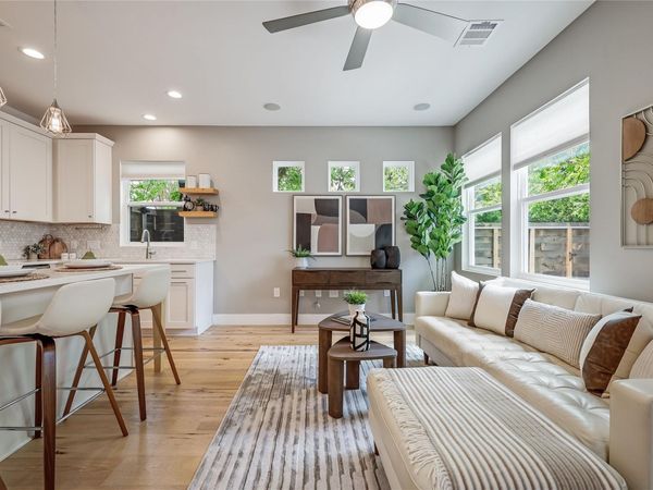 5512 Duval ST, Unit 2, Austin, TX 78751