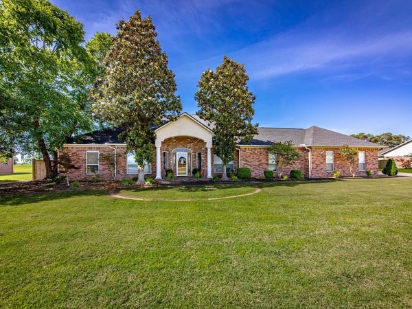 108 Cambridge Place , England, AR 72406