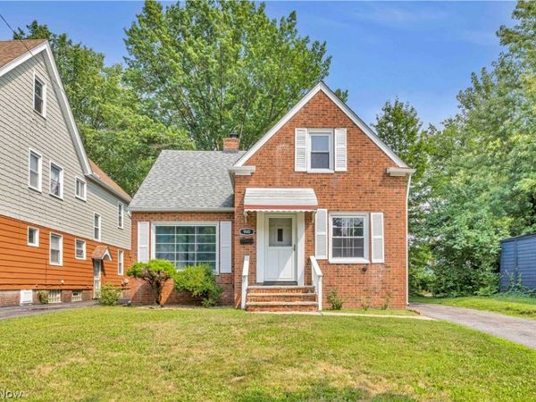 900 Eloise Drive, Cleveland Heights, OH 44112