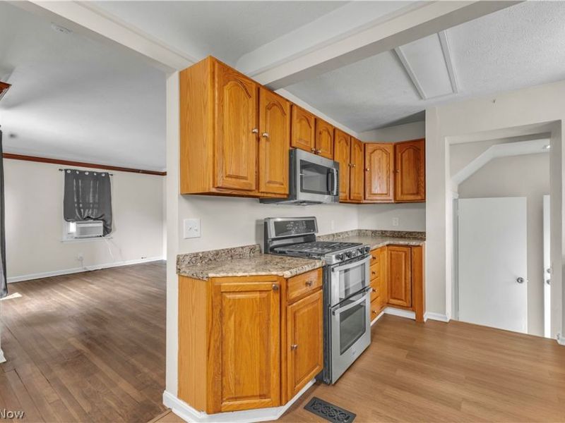 900 Eloise Drive, Cleveland Heights, OH 44112 Photo 15
