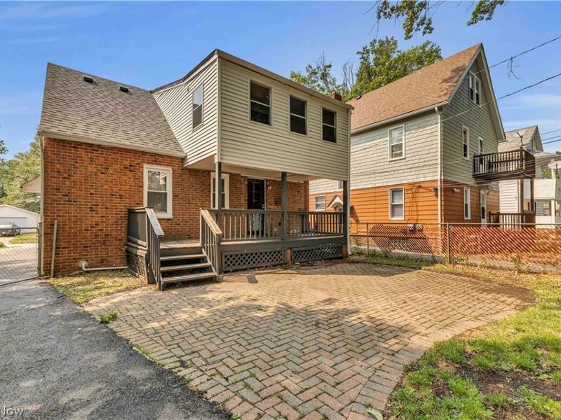 900 Eloise Drive, Cleveland Heights, OH 44112 Photo 3