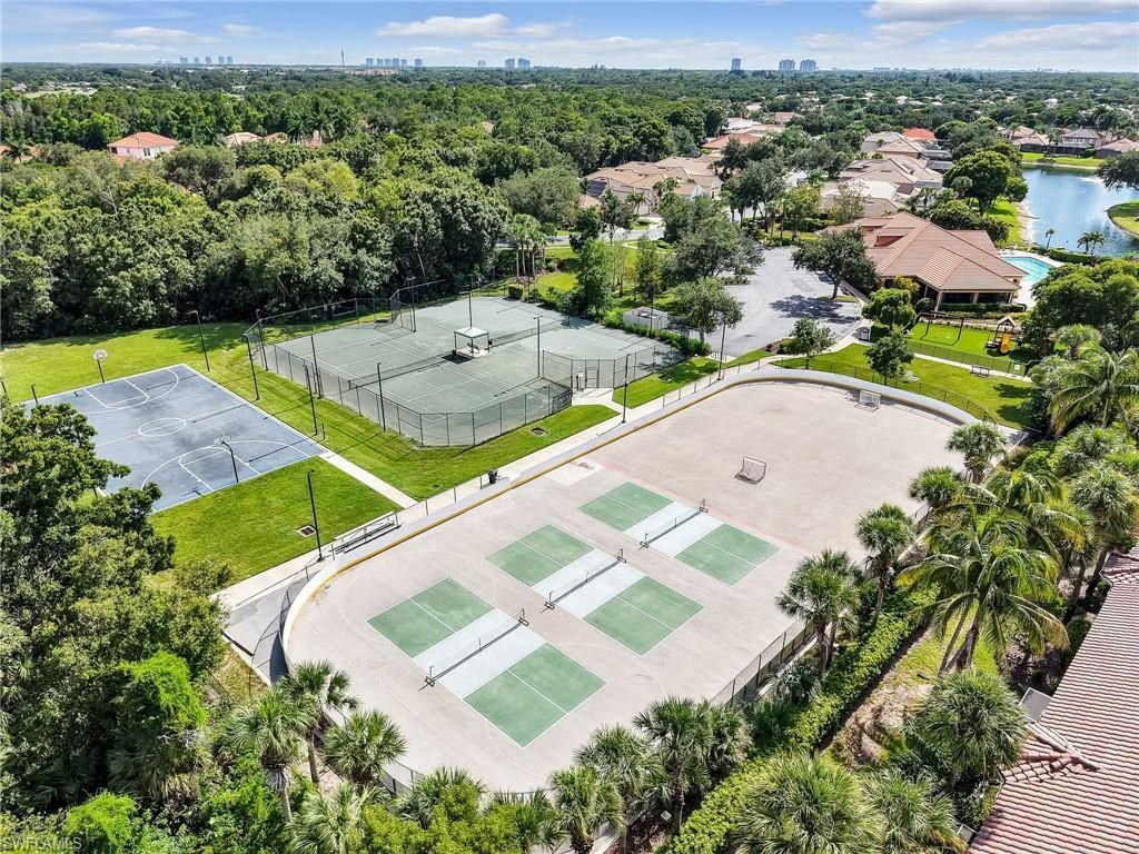 9640 Raven Ct, Estero, FL 33928 Photo