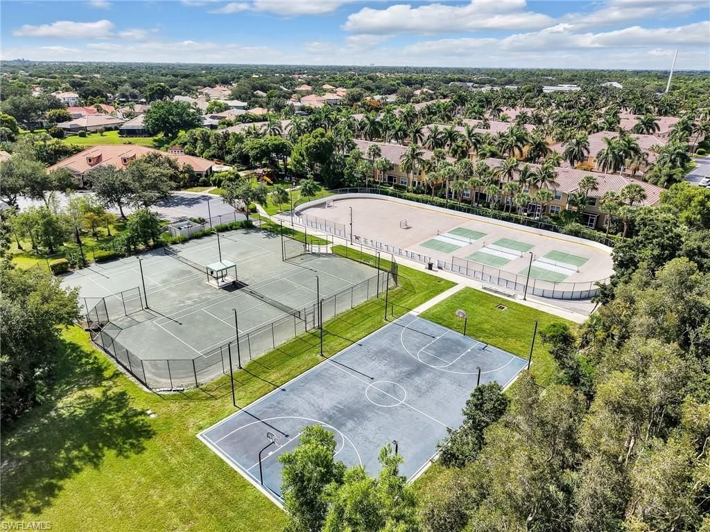 9640 Raven Ct, Estero, FL 33928 Photo