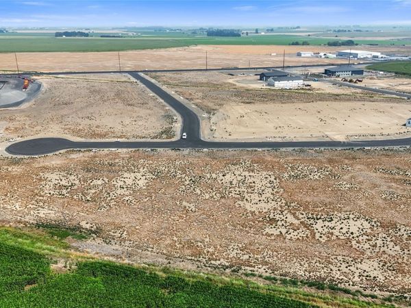 201 Legacy Lane, Moses Lake, WA 98837